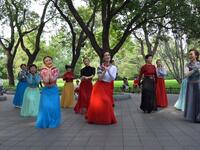 广场舞《拈花一笑》歌好听舞更美