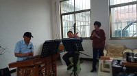 吕剧《借年之后》听村里鞭炮声声