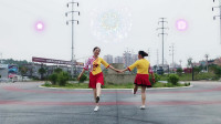 姐妹对跳广场舞《欢乐的海洋》跳上两圈心情