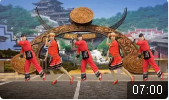 民族风广场舞《情歌飞出十三寨》欢快俏皮好