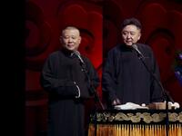 南北大街东西走 十字街头人咬狗